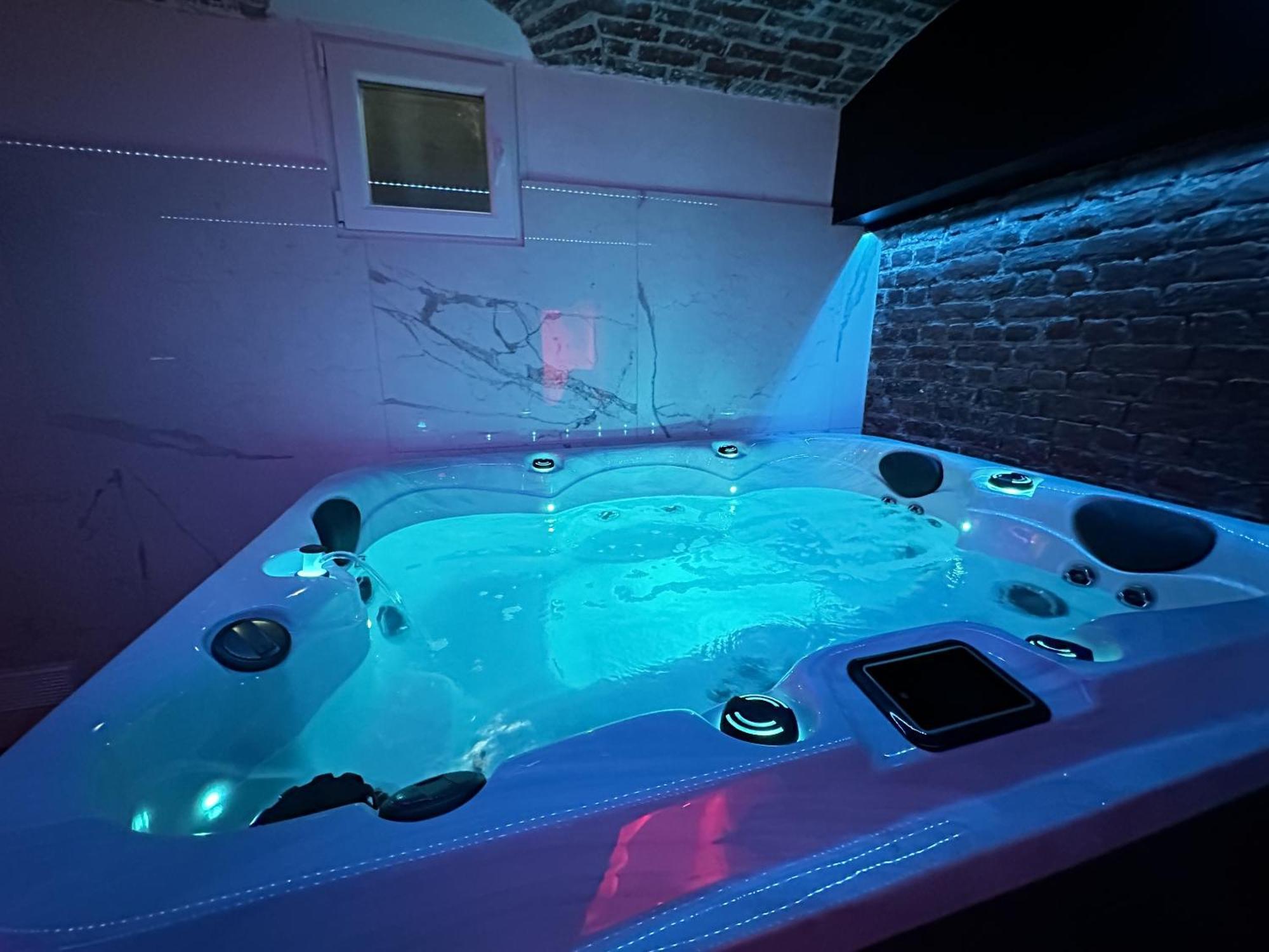 Le Bijou - Appartement, Sauna Et Jacuzzi - Rijsel Buitenkant foto