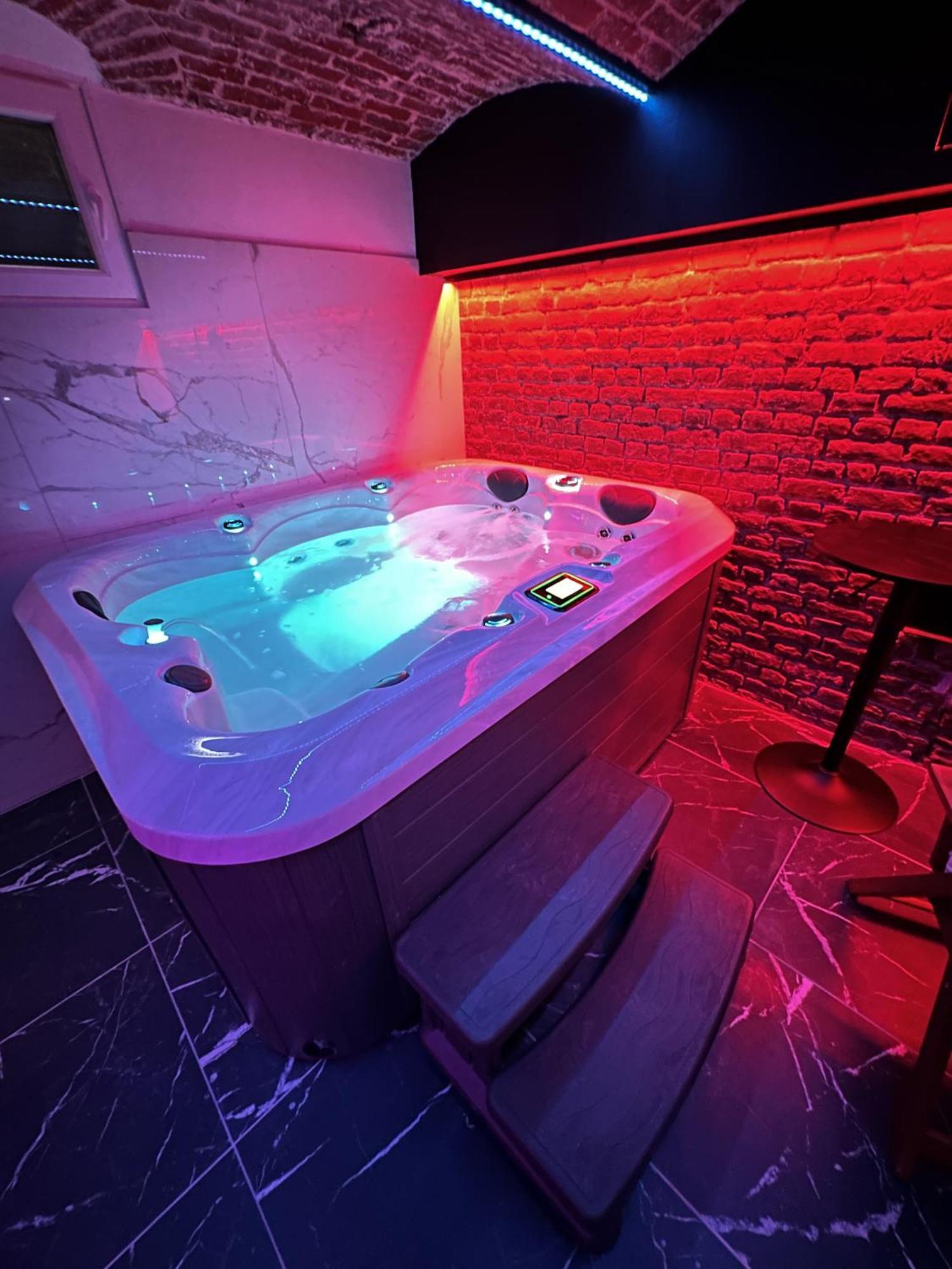 Le Bijou - Appartement, Sauna Et Jacuzzi - Rijsel Buitenkant foto