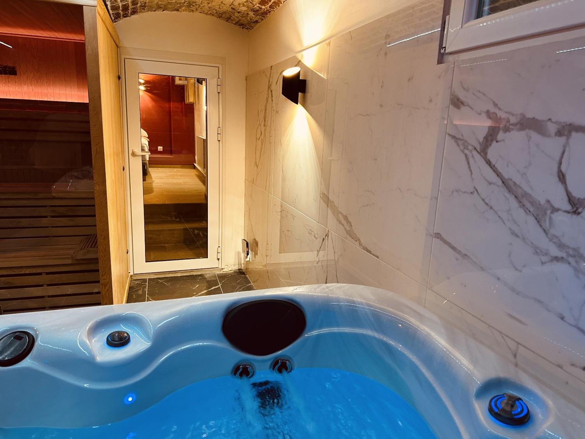 Le Bijou - Appartement, Sauna Et Jacuzzi - Rijsel Buitenkant foto
